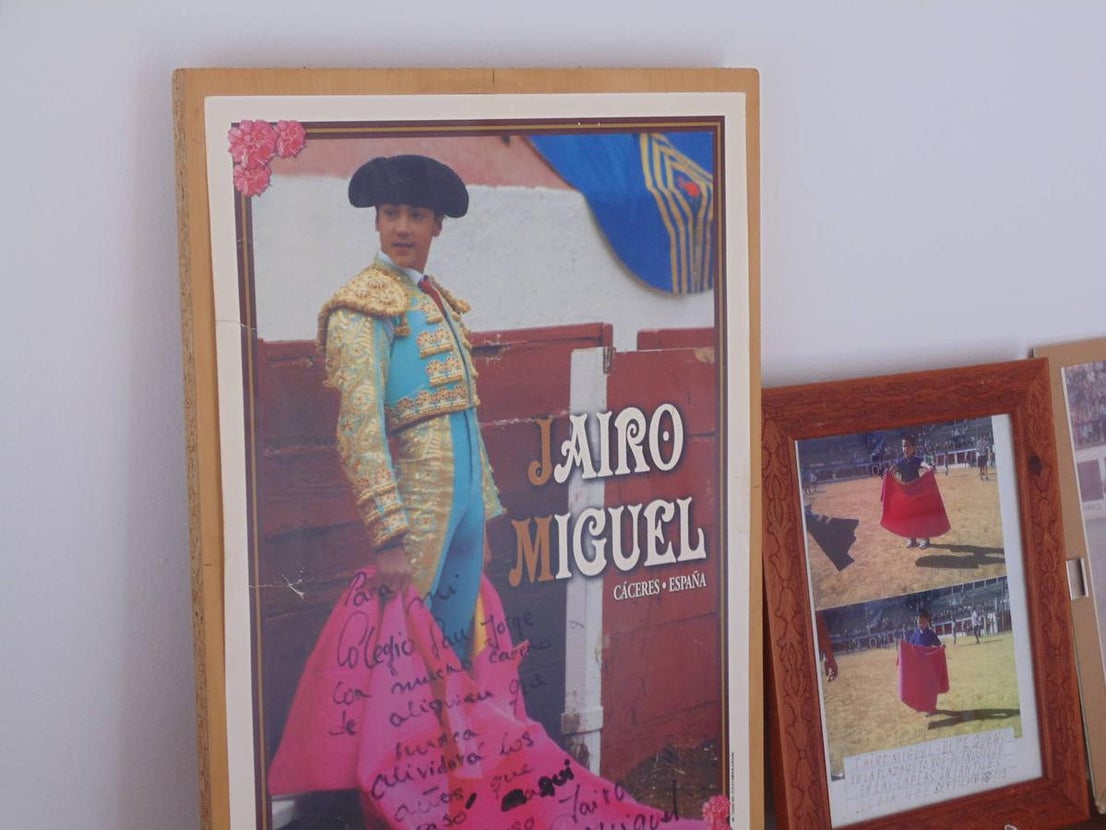 Desde el 2 de agosto y hasta el 30 del mismo mes se exponen en Miajadas múltiples muestras de arte de diversos autores. Maquetas, colecciones taurinas, pintura o recuerdos de cine, todo tiene cabida en este espacio tan singular de Miajadas