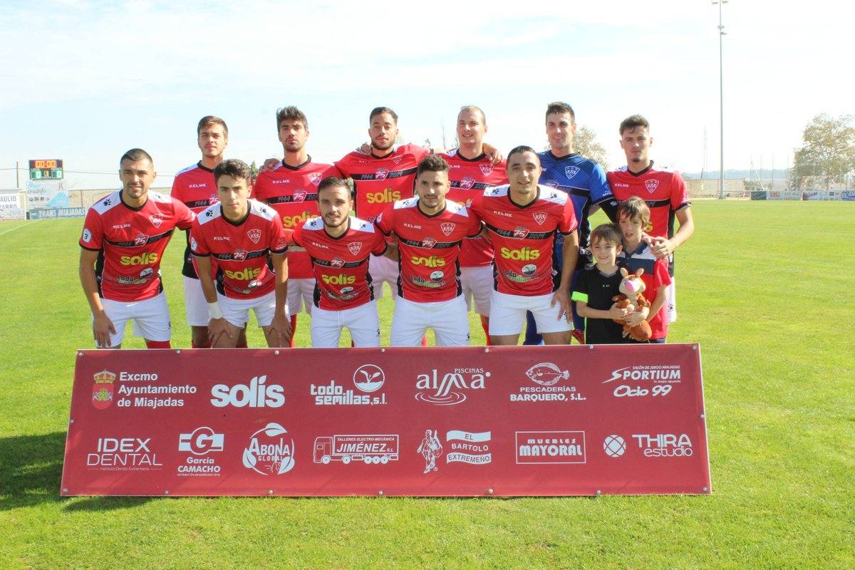 Alineación C.D. Miajadas en el partido contra el C.P. Cacereño 