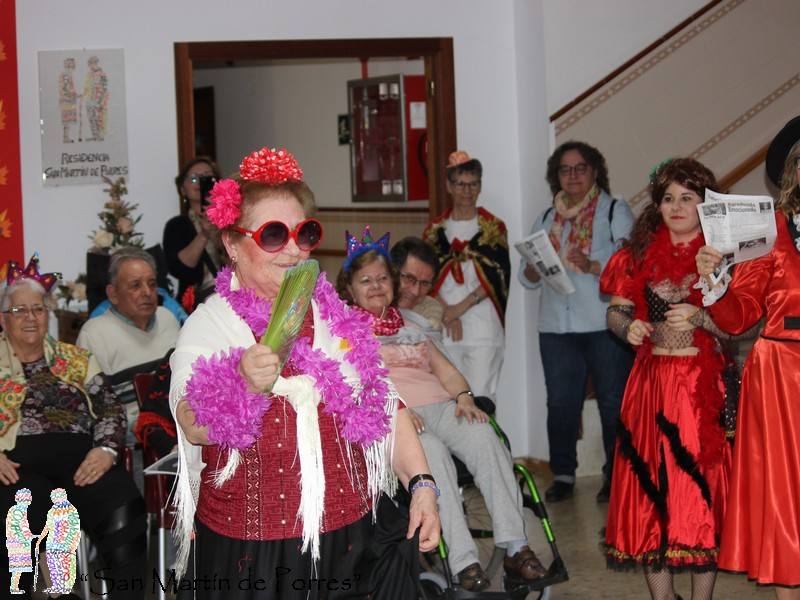 No han faltado lentejuelas, plumas y risas 