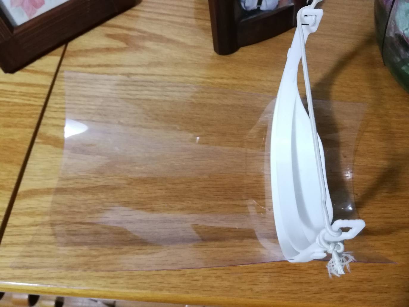 Las pantallas tapan hasta debajo del cuello 