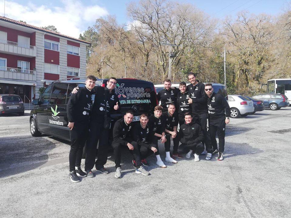 El Extremadura Grupo Laura Otero disputó su último partido de la temporada en Dumbría 