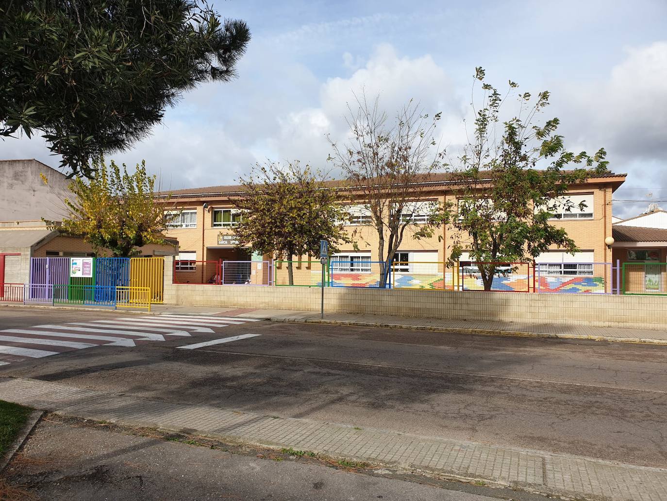 Colegio García Siñeriz, edificio de la avenida Cruz de los Pajares 