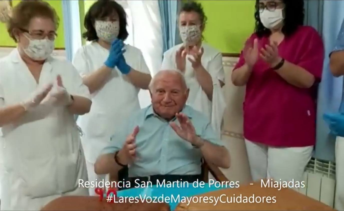 Eloy es una persona llena de vida y siempre tiene una sonrisa en la cara 