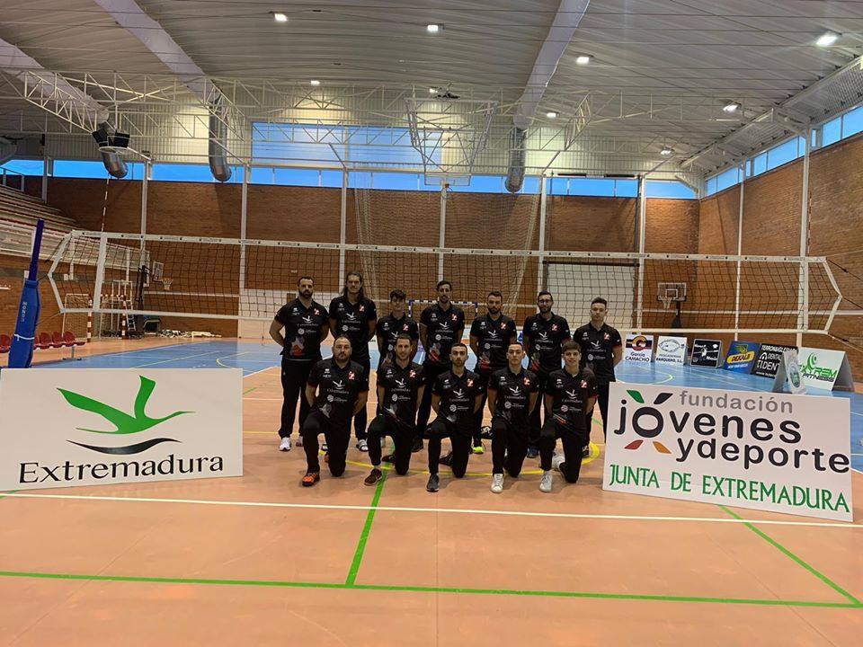 Éste era el equipo del Extremadura Grupo Laura Otero hacia el final de esta temporada 