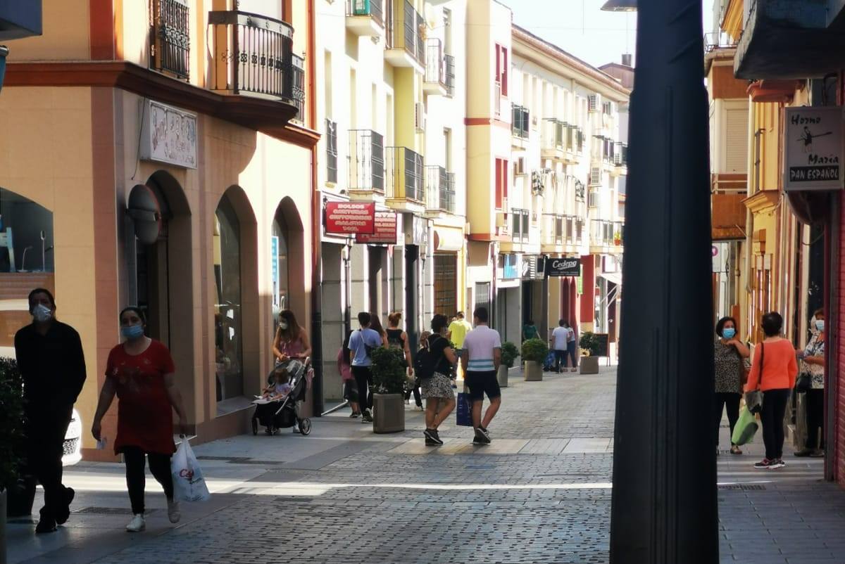 Avenida Trujillo, una de las principales zonas comerciales de Miajadas 