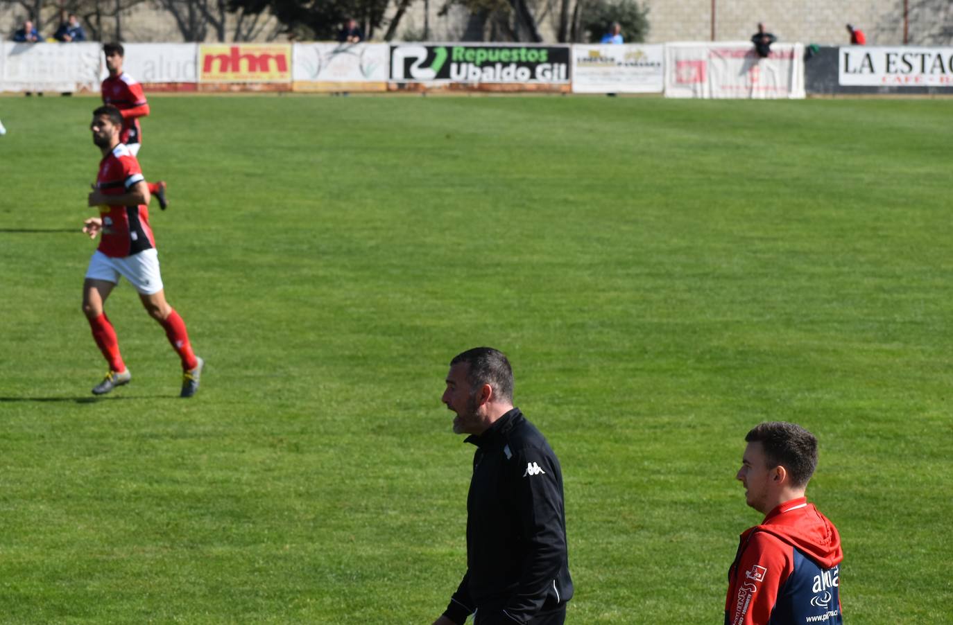 Aitor Bidaurrázaga renueva como entrenador del C.D. Miajadas
