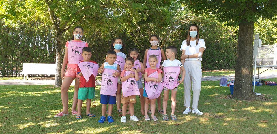 Los grupos están compuestos por niños de distintas edades y tienen asignados colores 