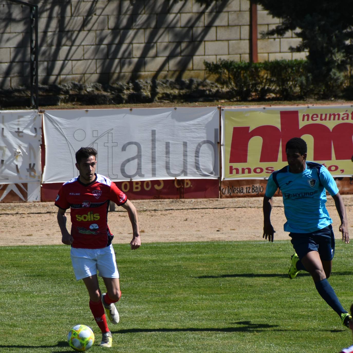 Cañero y Juanjo Neiva en el último encuentro disputado entre el Miajadas y el Valdivia, una semana antes del estado de alarma 
