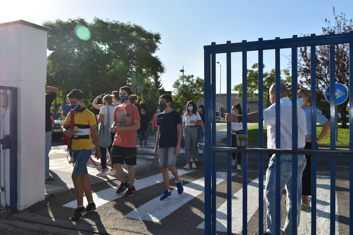 Los alumnos del IES Gonzalo Torrente Ballester eran distribuidos en distintos grupos según llegaban 