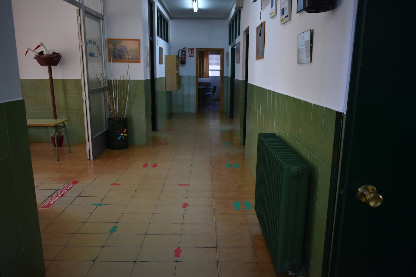 Los colegios miajadeños García Siñeriz, Nuestra Señora de Guadalupe y Sagrado Corazón de Jesús y María Inmaculada, junto con el IES Gonzalo Torrente Ballester y los centros de educación infantil, han abierto sus puertas para dar la bienvenida a sus alumnos, una bienvenida más calurosa que nunca: «Tenemos que intentarlo».