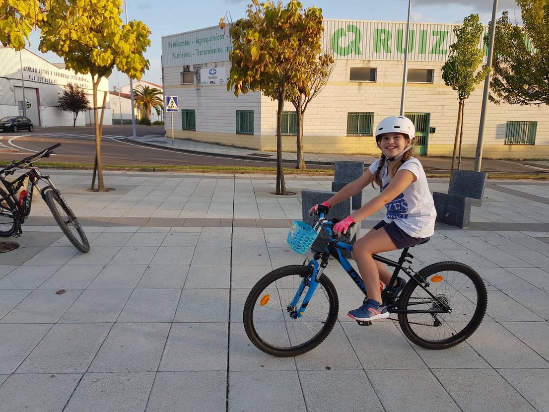 Calles peatonales, bus urbano gratuito, ruta ciclista, kits de reparación de bicicletas gratuitos distribuidos por distintos establecimientos, 'Metrominuto', III Concurso de fotografía sobre movilidad sostenible, salidas escolares y la 'Semana del comercio verde' han formado parte de la Semana Europea de la Movilidad 