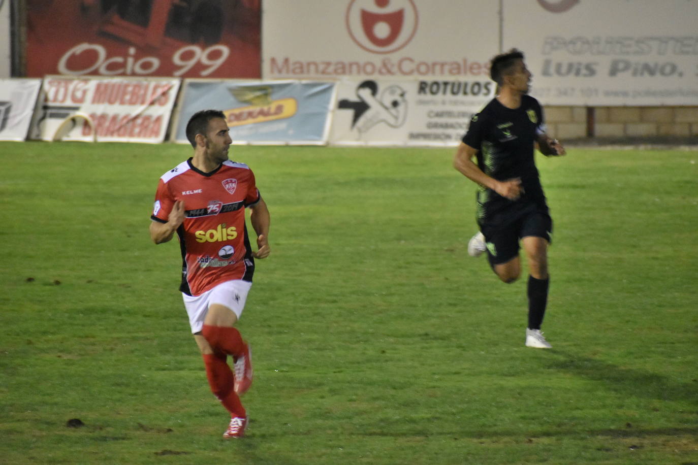 Juanfran volvió al terreno de juego tras casi un año de lesión 