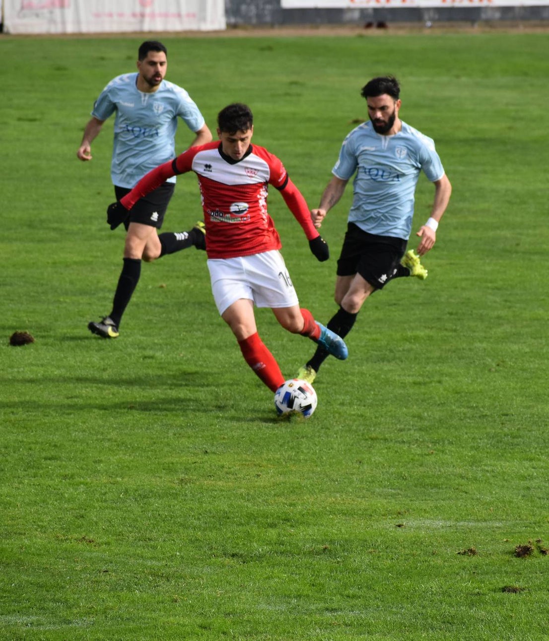 El Miajadas se reafirma como tercero de grupo tras el partido disputado ante el Trujillo, en el que, aunque Bryan aventajaba el marcador para los trujillanos, Edu Salles se encargó de igualar el partido para sentenciarlo en el 93, consiguiendo la victoria miajadeña a 2-1. 