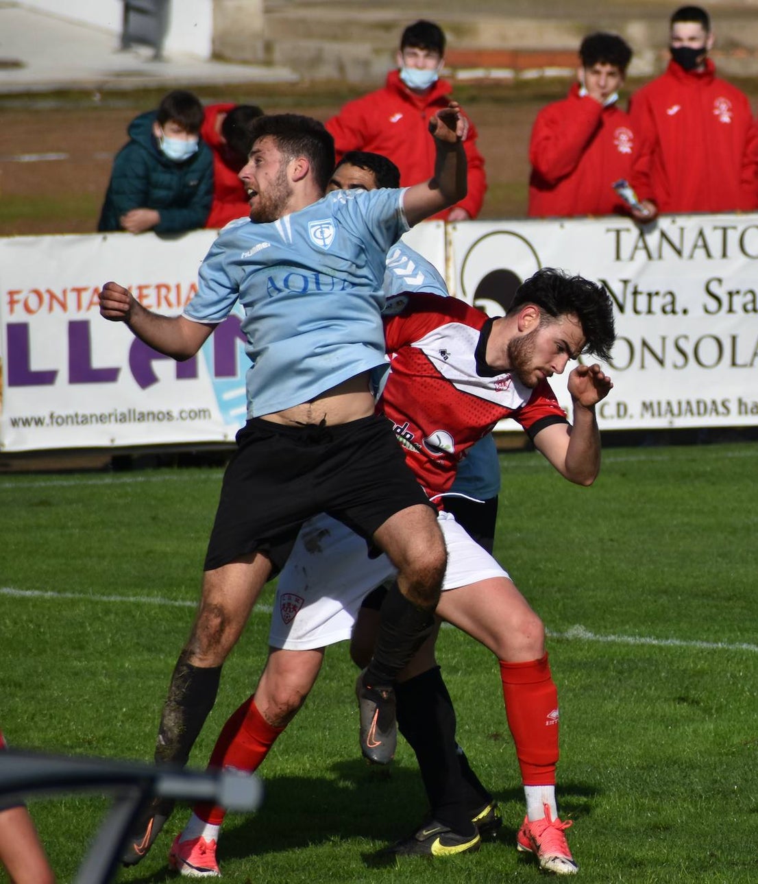 El Miajadas se reafirma como tercero de grupo tras el partido disputado ante el Trujillo, en el que, aunque Bryan aventajaba el marcador para los trujillanos, Edu Salles se encargó de igualar el partido para sentenciarlo en el 93, consiguiendo la victoria miajadeña a 2-1. 