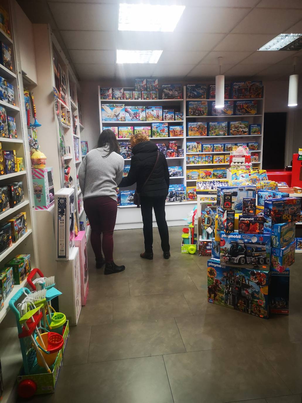 El I concurso fotográfico navideño del comercio de Miajadas 2020 ha dejado atrás un amargo año de la forma más dulce, esperanzadora y soñadora. 