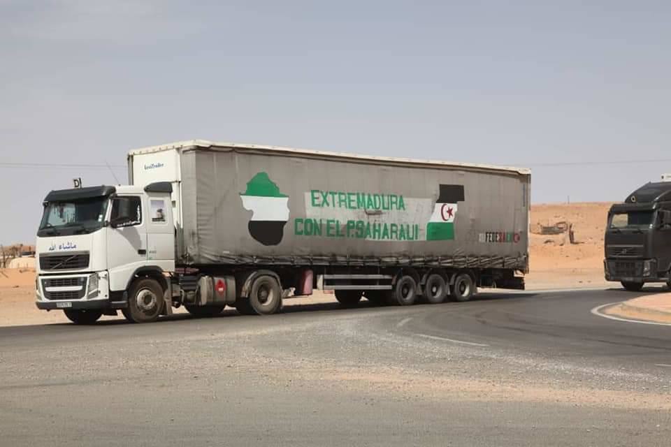 Partida hacia los campamentos de refugiados de la Caravana de camiones con alimentos 