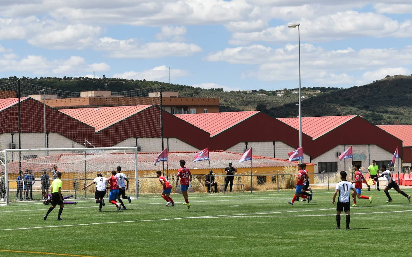Penalti tirado por Javi González y parado por Rosiña 