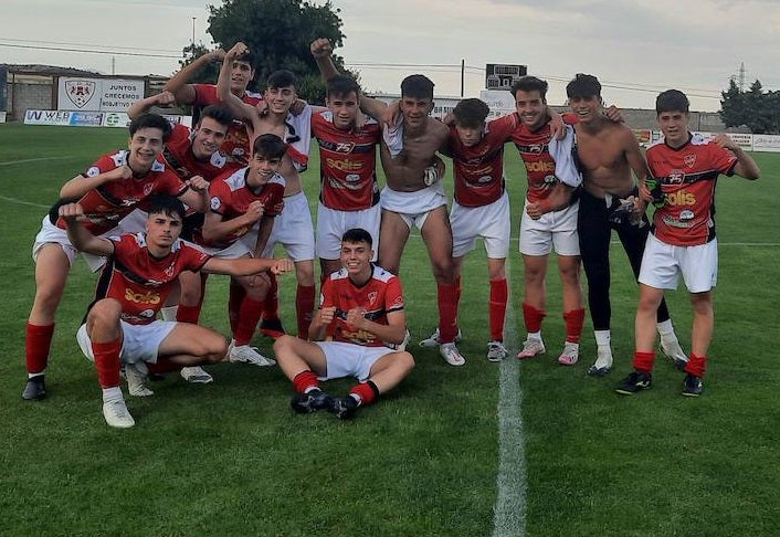 El equipo celebró la victoria que les hace pasar a play off como segundos de grupo 