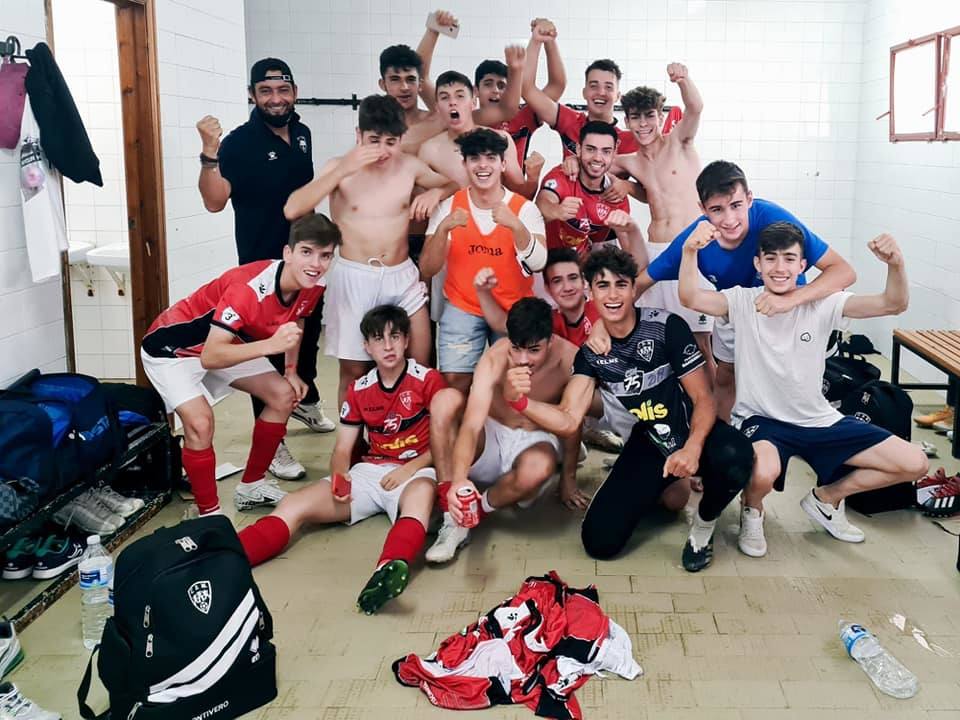 El equipo celebra su victoria y pase a la final 