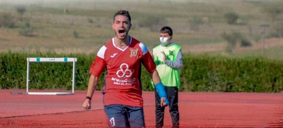 Adrián Fernández 