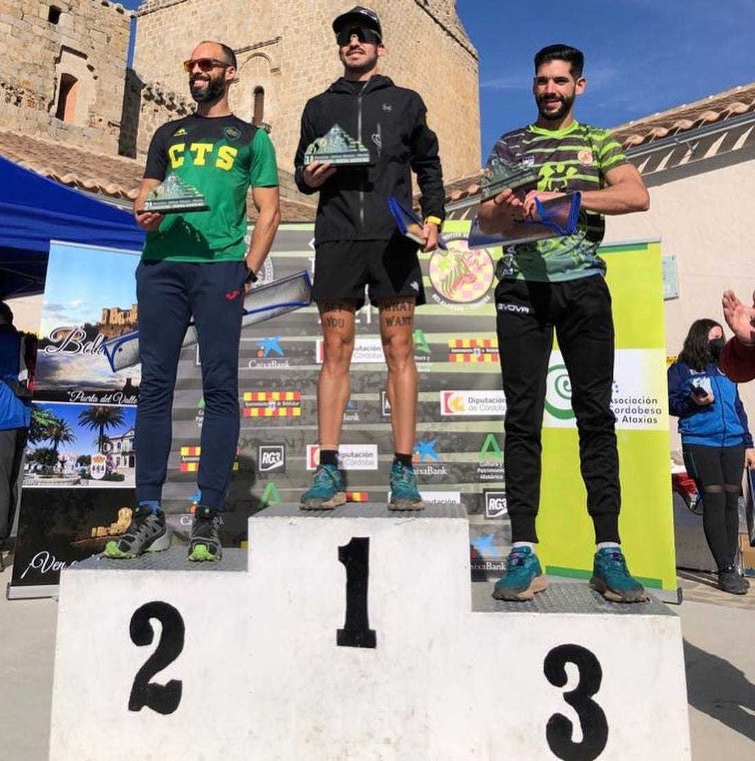 Jairo Sánchez en lo más alto del pódium del Trail Túrdulos 