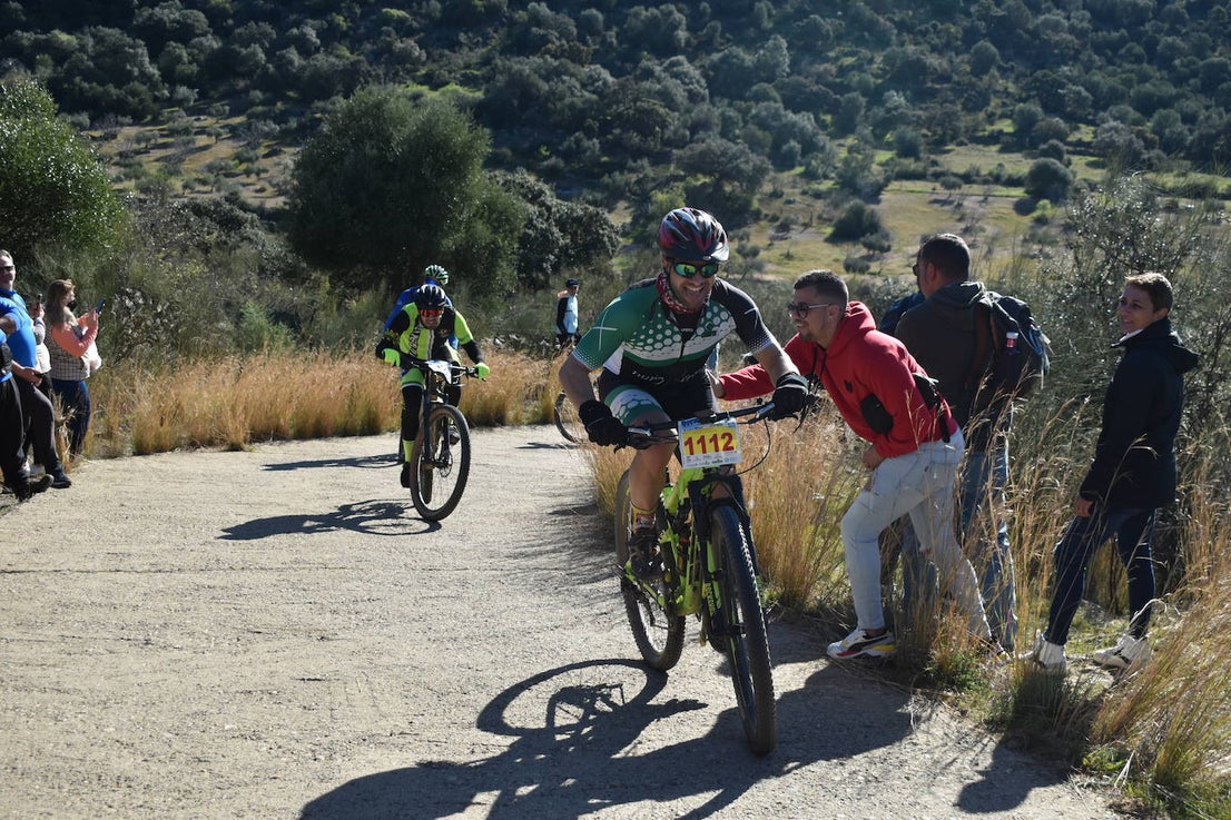 Más de 1.000 ciclistas de distintos puntos de la región y el país se dieron cita en una de las pruebas más conocidas en el mundo del ciclismo: la 'Titán de los Ríos', convertida ya en un referente, por sus parajes naturales, por sus recorridos, por su dificultad, por su emoción. 