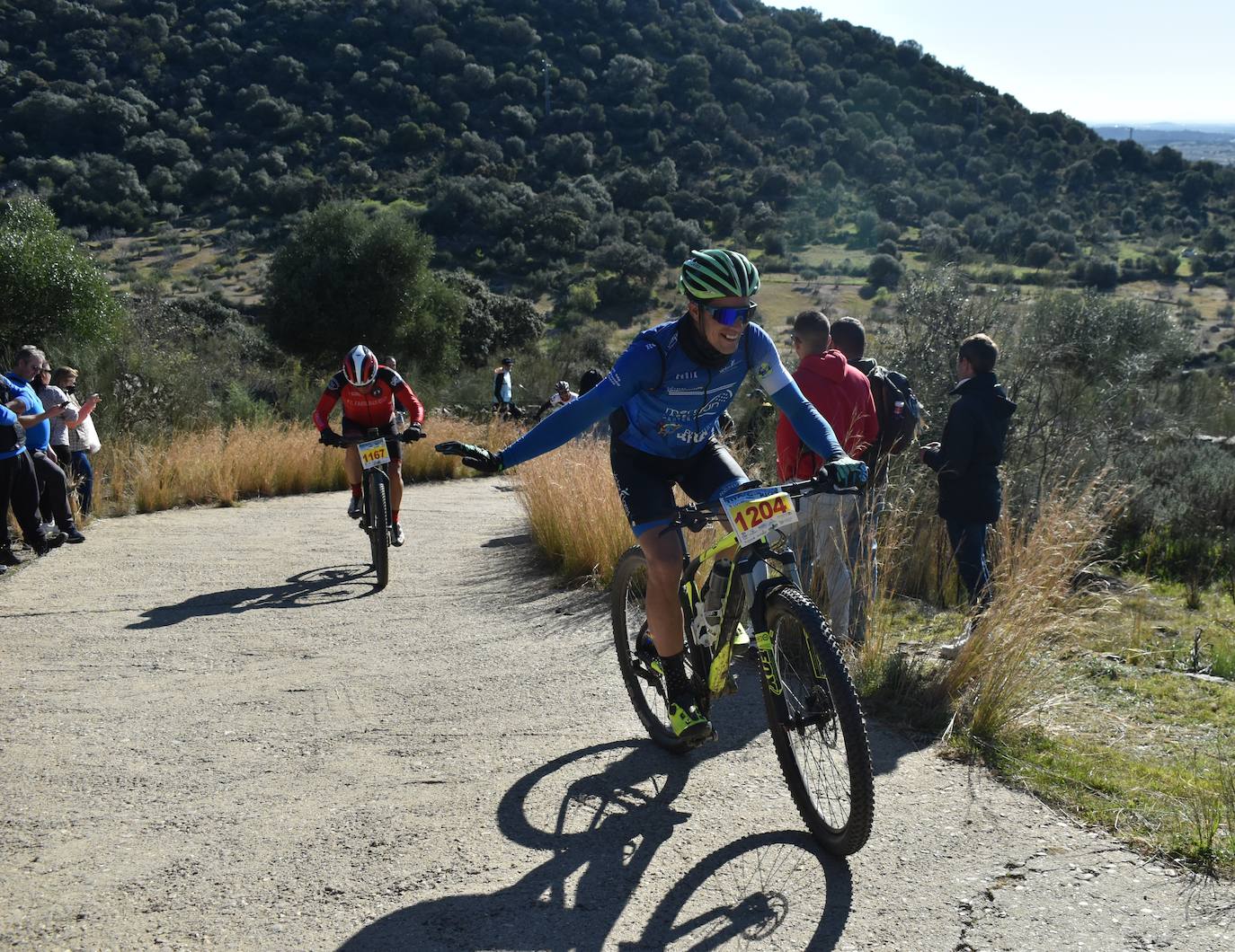 Más de 1.000 ciclistas de distintos puntos de la región y el país se dieron cita en una de las pruebas más conocidas en el mundo del ciclismo: la 'Titán de los Ríos', convertida ya en un referente, por sus parajes naturales, por sus recorridos, por su dificultad, por su emoción. 