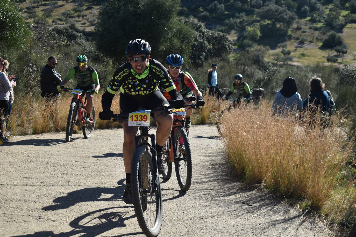 Más de 1.000 ciclistas de distintos puntos de la región y el país se dieron cita en una de las pruebas más conocidas en el mundo del ciclismo: la 'Titán de los Ríos', convertida ya en un referente, por sus parajes naturales, por sus recorridos, por su dificultad, por su emoción. 