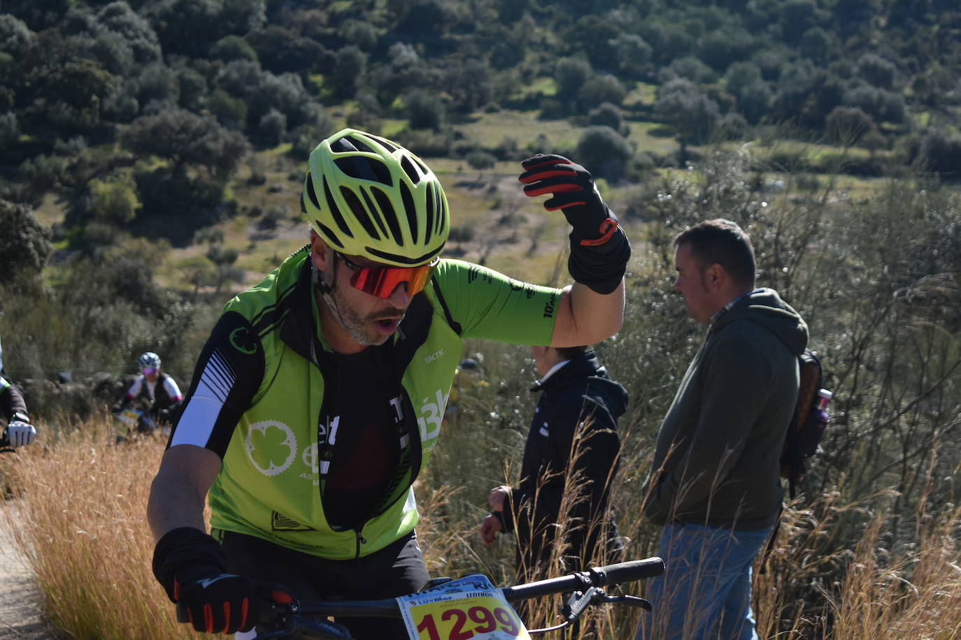 Más de 1.000 ciclistas de distintos puntos de la región y el país se dieron cita en una de las pruebas más conocidas en el mundo del ciclismo: la 'Titán de los Ríos', convertida ya en un referente, por sus parajes naturales, por sus recorridos, por su dificultad, por su emoción. 