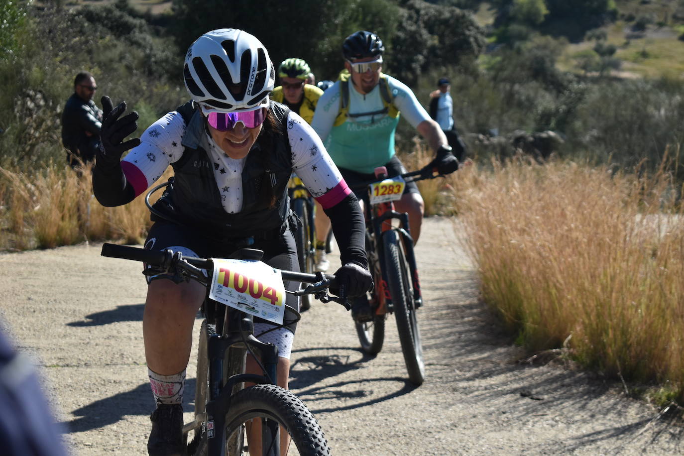 Más de 1.000 ciclistas de distintos puntos de la región y el país se dieron cita en una de las pruebas más conocidas en el mundo del ciclismo: la 'Titán de los Ríos', convertida ya en un referente, por sus parajes naturales, por sus recorridos, por su dificultad, por su emoción. 