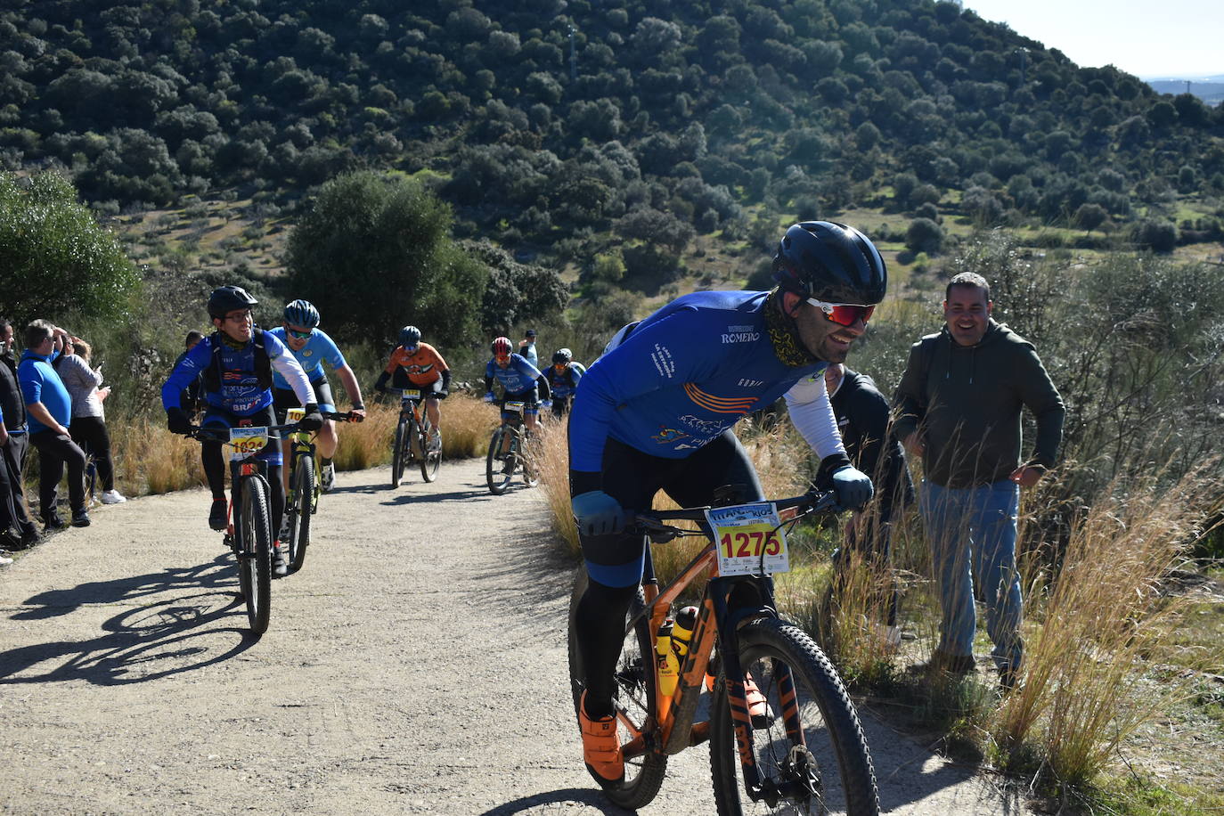 Más de 1.000 ciclistas de distintos puntos de la región y el país se dieron cita en una de las pruebas más conocidas en el mundo del ciclismo: la 'Titán de los Ríos', convertida ya en un referente, por sus parajes naturales, por sus recorridos, por su dificultad, por su emoción. 