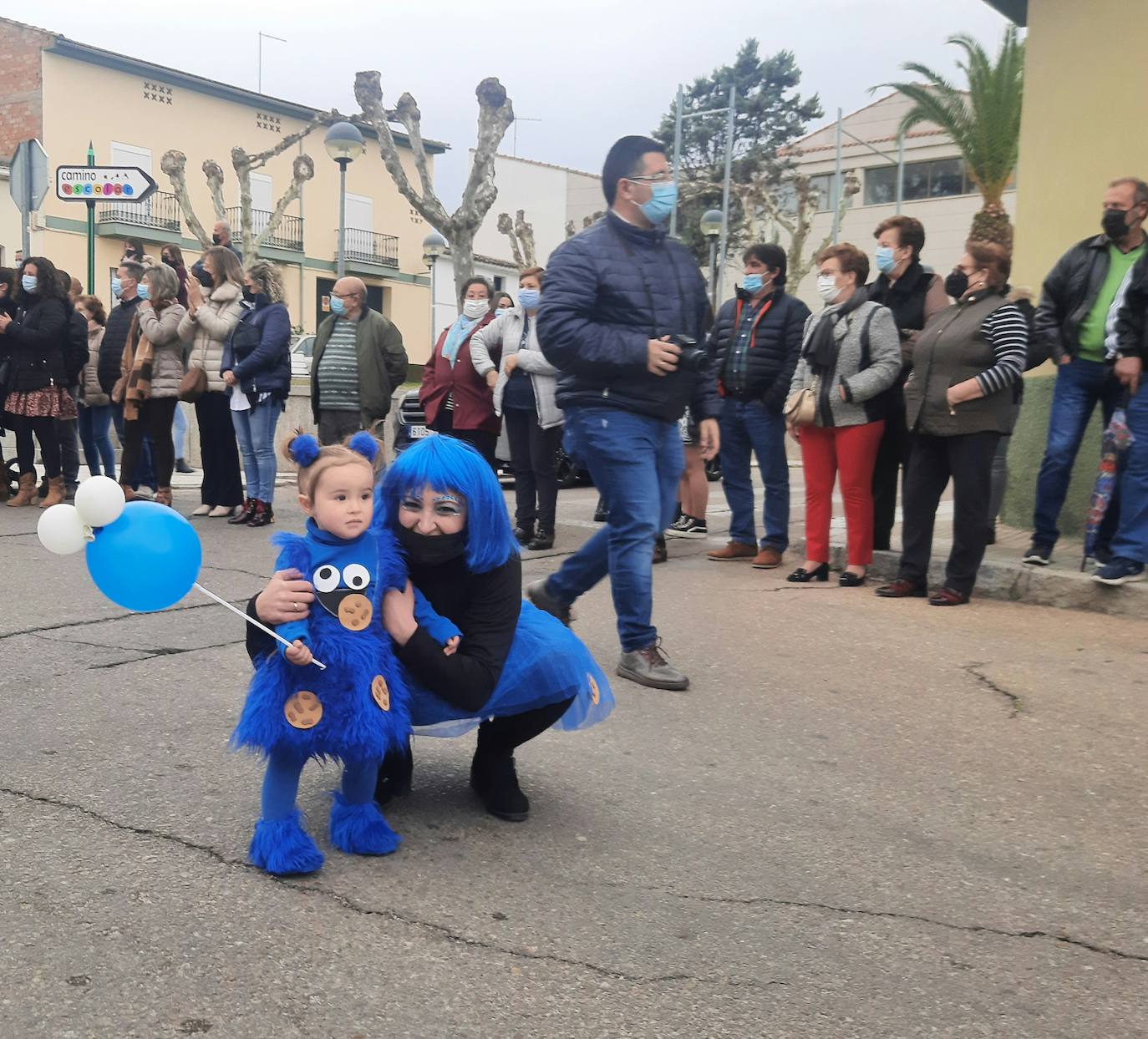 Miajadas ha vuelto a celebrar su gran Carnaval, lo ha vivido por todo lo alto y lo ha despedido con todos los honores. El desfile del sábado devolvió la alegría a las calles de la localidad entre música y color, y el entierro de la sardina ofreció risas y un final dulce para la vuelta de esta celebración. 