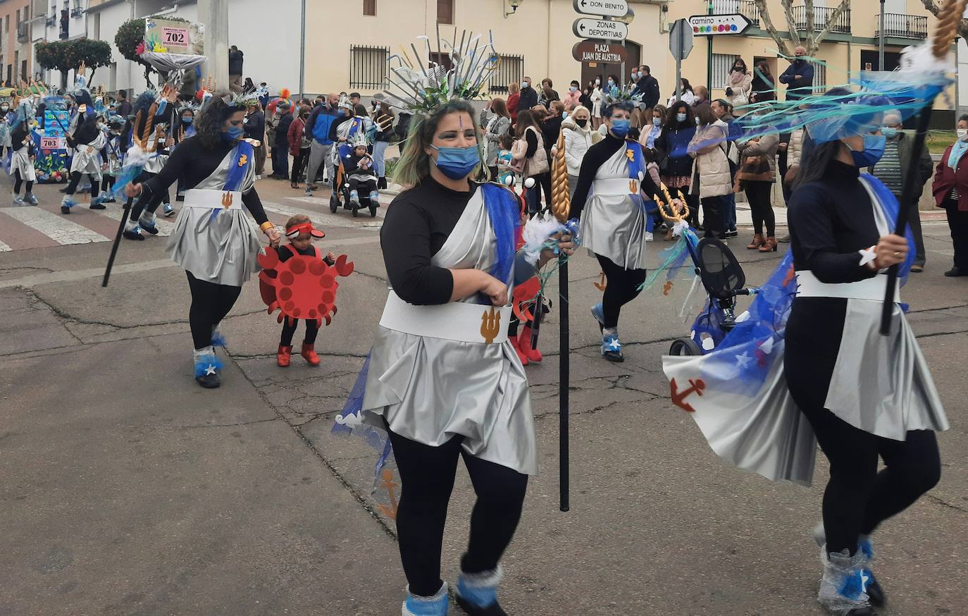 Miajadas ha vuelto a celebrar su gran Carnaval, lo ha vivido por todo lo alto y lo ha despedido con todos los honores. El desfile del sábado devolvió la alegría a las calles de la localidad entre música y color, y el entierro de la sardina ofreció risas y un final dulce para la vuelta de esta celebración. 