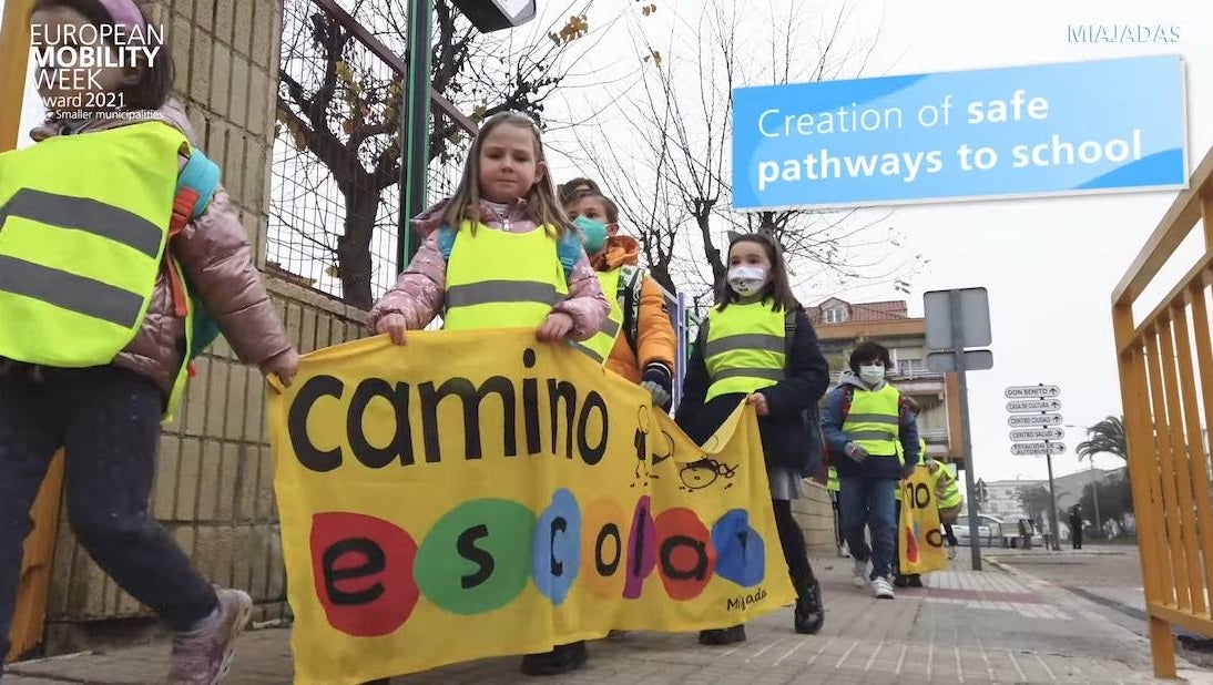 'Caminos escolares seguros', una de las iniciativas miajadeñas del vídeo presentación de la localidad 