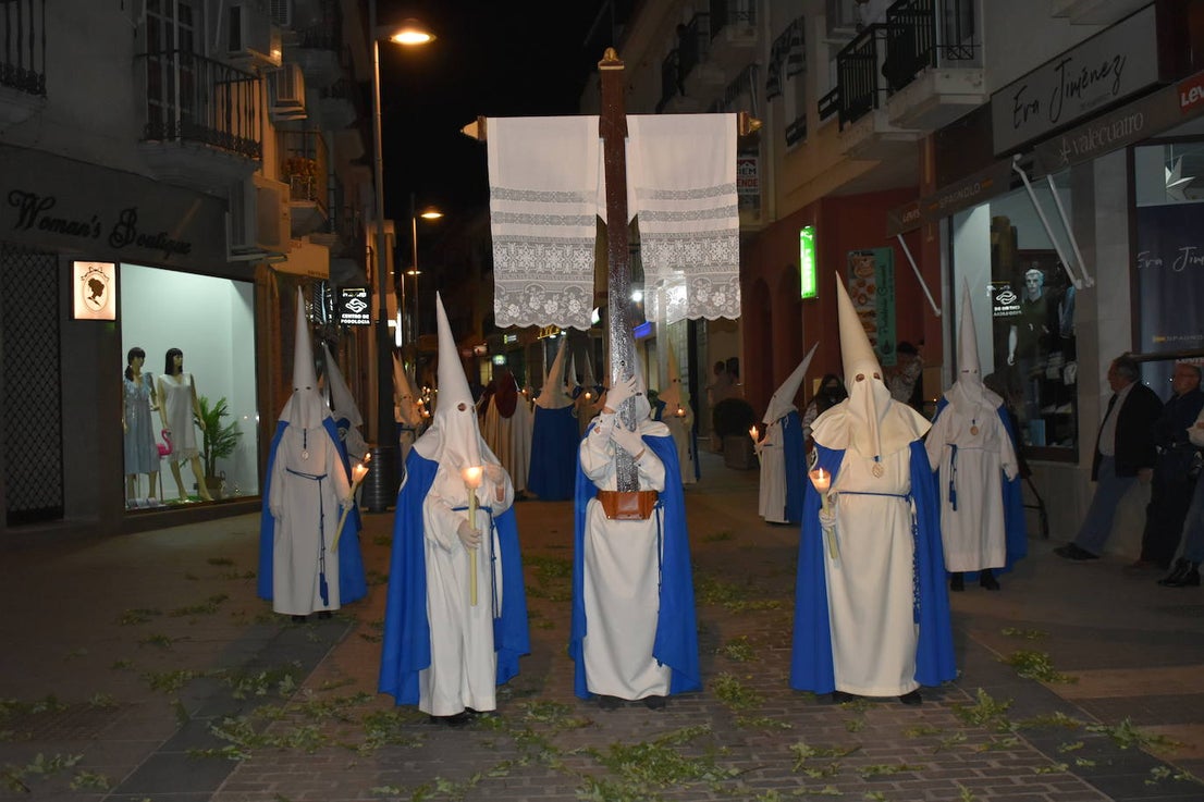 Los miajadeños volvieron a vivir su Semana Santa. Volvieron a llorar la muerte de Jesucristo acompañando al Cristo de la Piedad, la Piedad, el Santo Sepulcro y la Virgen de los Dolores, y volvieron a celebrar su resurrección con el encuentro entre el Cristo Resucitado y la Virgen. Una Semana Santa como hacía dos años no habían podido celebrar y que han vuelto a disfrutar con todos los honores 