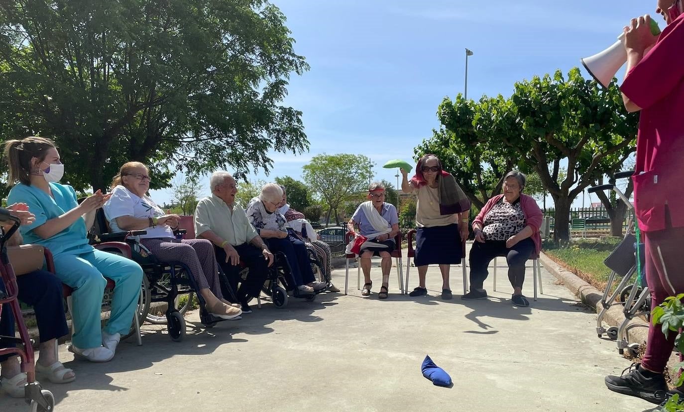 Practicando el 'Lanzamiento de pesas' 