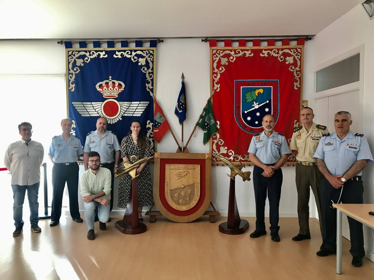 Autoridades presentes el día de la inauguración 