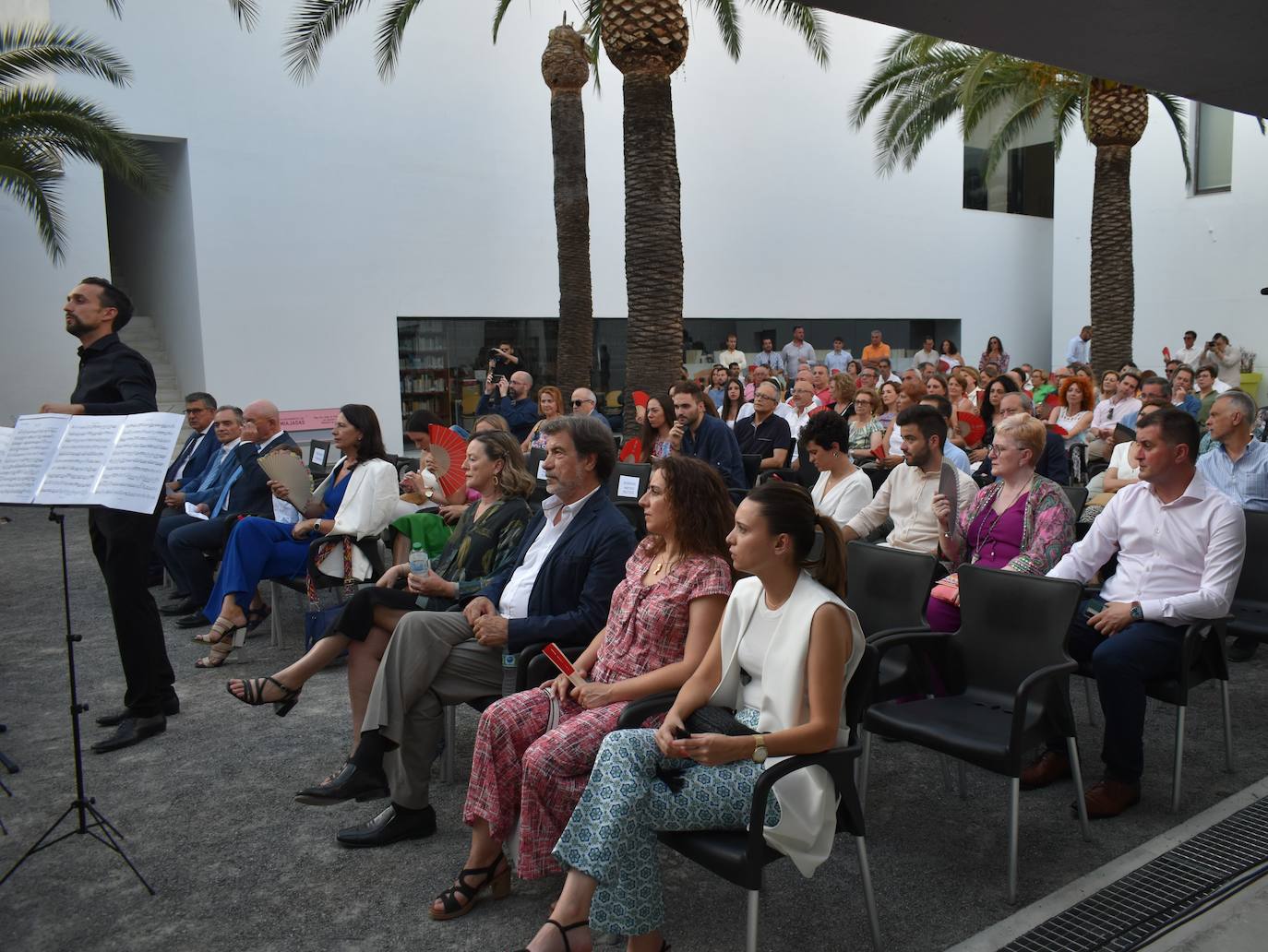 Asistentes a la gala en el Palacio Obispo Solís 