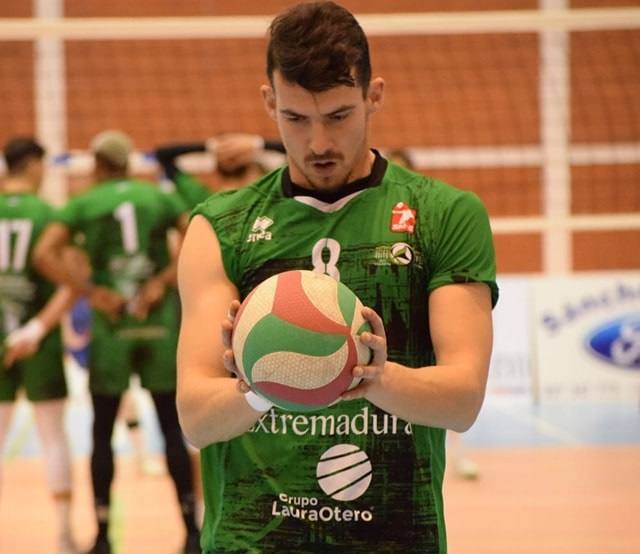 Razvan Sebastián Tarta ha renovado con el equipo para la temporada 2022-23 