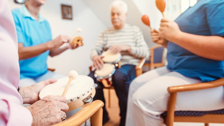 Los mayores miajadeños disfrutarán de dos nuevos servicios permanentes: Musicoterapia y Habilitación funcional