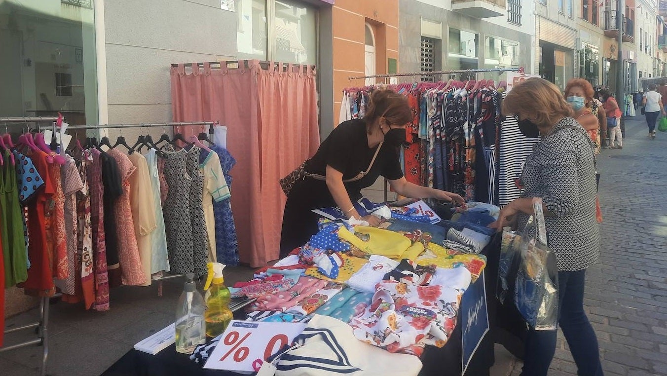 El pequeño comercio de Miajadas vuelve a salir a la calle