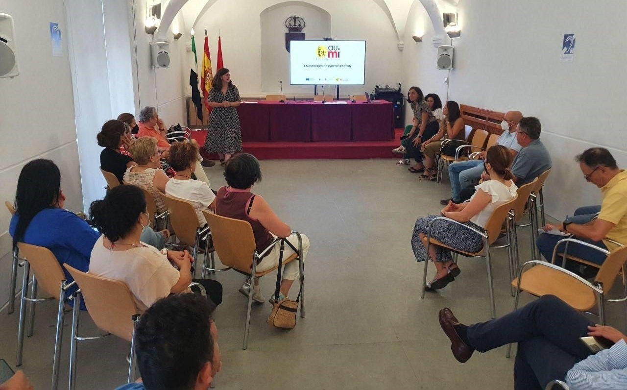 Uno de los encuentros sectoriales AUMI realizados en el Palacio Obispo Solís 