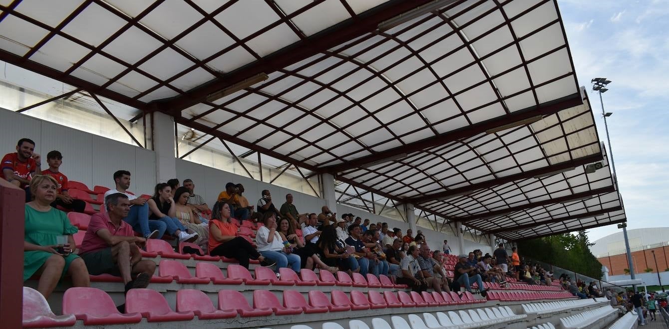 La afición miajadeña en el primer partido en casa en la temporada 2022-23 