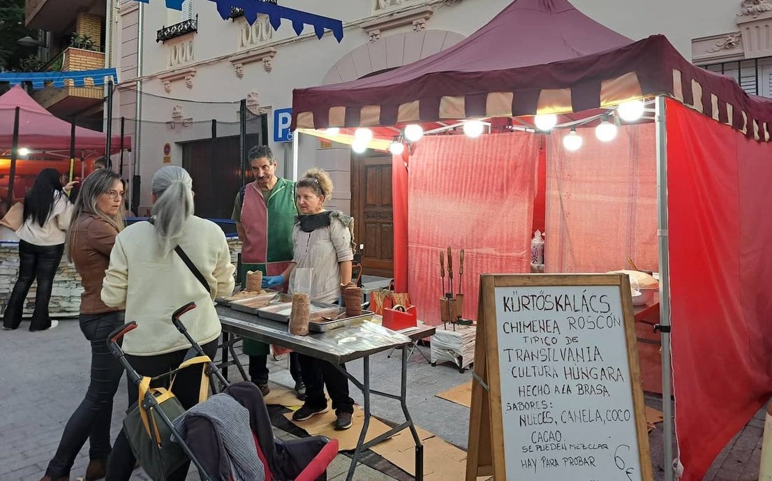 Del 11 al 13 de noviembre Miajadas retrocedió hasta la época medieval para llenar sus calles de magia y fantasía. Puestos de artesanía, gastronomía, talleres y pasacalles hicieron las delicias de vecinos de todas las edades, y también de visitantes que no quisieron perderse esta atracción turística y cultural. 