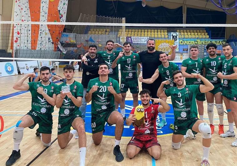 Victoria directa del Extremadura Grupo Laura Otero ante el Ibiza Voley