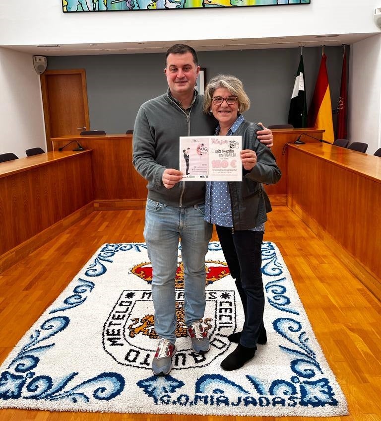 Mª Dolores Núñez, Marta González e Isabel Tostado, ganadoras de 'Lo mejor para papá en tu comercio local'