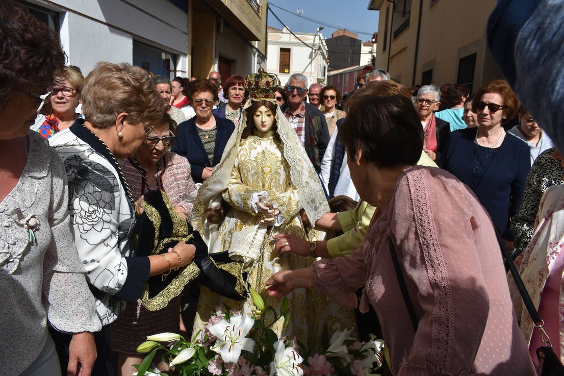 Los miajadeños volvieron a celebrar el reencuentro entre Jesús Resucitado y la Santa Madre