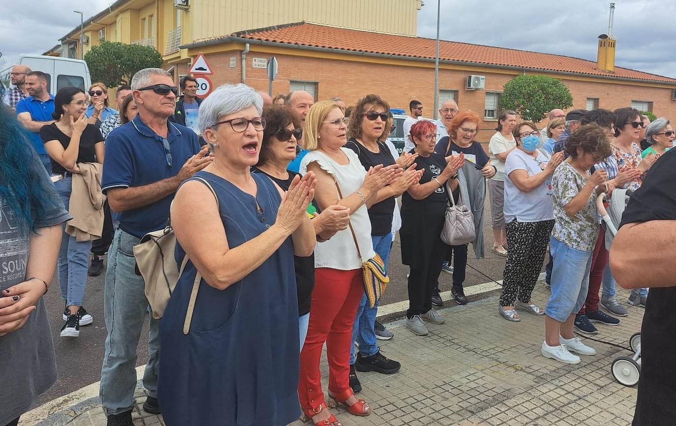 Aplausos a la intervención de la doctora Concha Ortíz