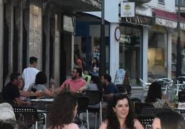 Una de las terrazas de la Avenida Trujillo de Miajadas