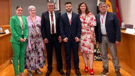 Desde la distancia: «Si una persona dedica una parte de su jornada al quehacer municipal, ha de ser retribuida»